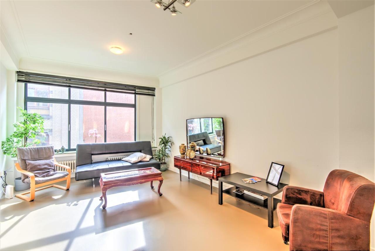 Spacious In The Heart Of Apartment *